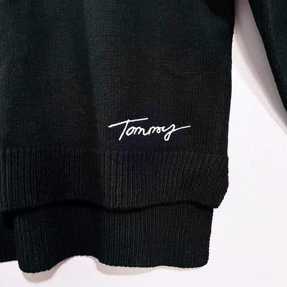 Tommy Hilfiger Noir Knitted High-Low Sweater with Triple Color-block Stripes - Picture 4 of 15